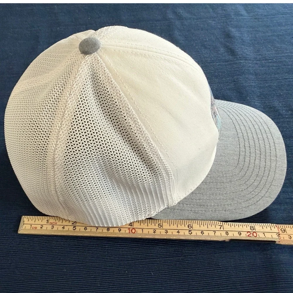 Travis Mathew Trucker Hat L-XL White Gray Summer Floral Logo Flexfit Golf Cap